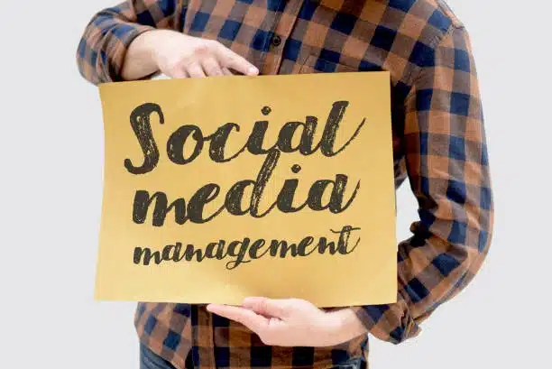 إدارة صفحات السوشال ميديا باحتراف
