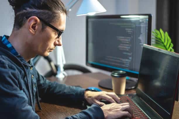 أشطر مبرمج في سوريا